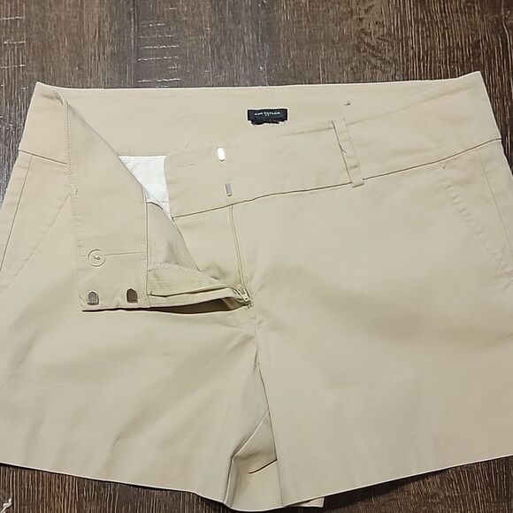Ann Talyor Signature Khaki Shorts - Picture 4 of 16